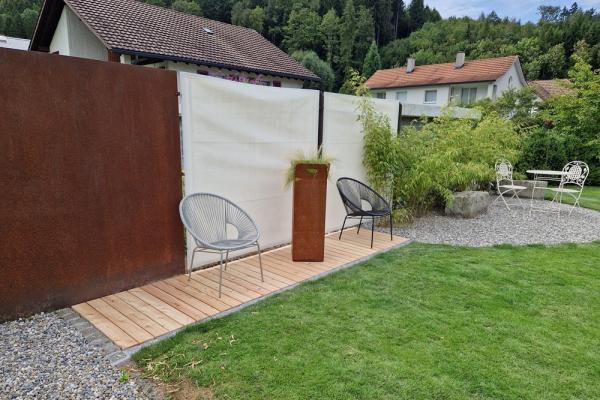 Holz im Garten